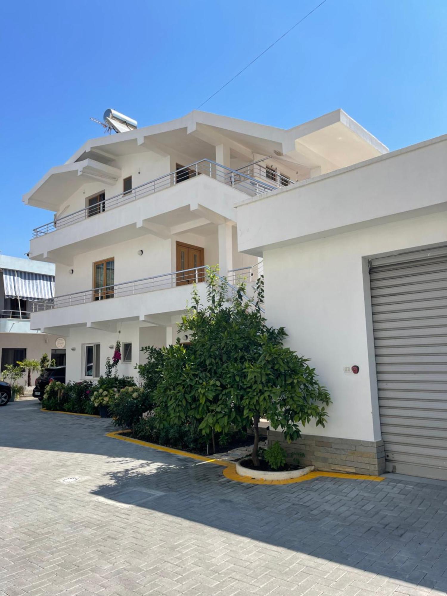 Guest House Lionel Durrës Exterior foto
