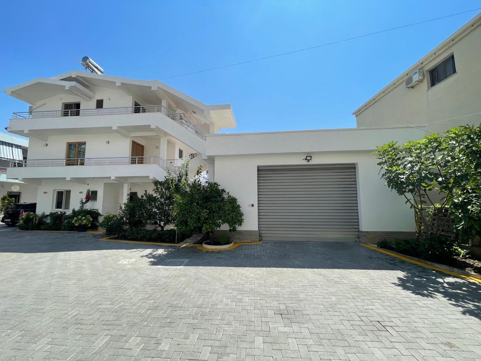 Guest House Lionel Durrës Exterior foto